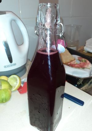 Una foto de Kvass de Beterraga y Menta
