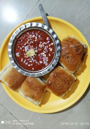 पाव भाजी (Pav bhaji recipe in hindi) रेसिपी मुख्य फोटो