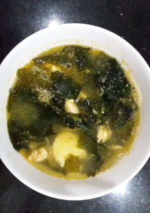 Hình của món Canh tôm rong biển.