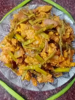 चमचमीत गवार भाजी (gavar bhaji recipe in marathi) रेसिपी चे मुख्य फोटो 