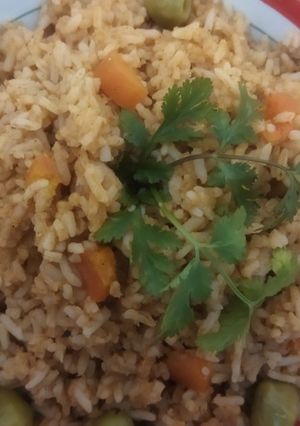 صورة لوصفة أرز بالخضار🥕🥔🍆🍅 وبالتونة🐋 في الفرن