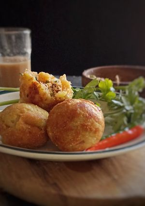 राजगीरा आलू बॉल (Rajgira Aloo Ball Recipe in Hindi) रेसिपी मुख्य फोटो