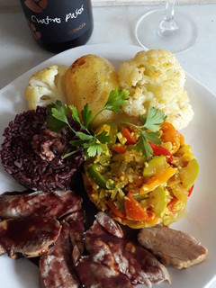 Una foto de Solomillo de cerdo al horno con salsa de vino, mostaza y miel