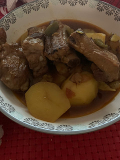 Una foto de Patatas guisadas con costillas