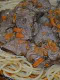 Espagueti con carne a la olla