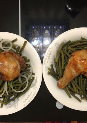 Una foto de Pollo con habichuelas