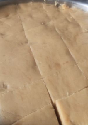સુખડી (Sukhdi Recipe In Gujarati) રેસીપી મુખ્ય ફોટો