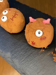 Una foto de Trufas de chocolate (Versión Halloween)