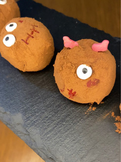 Una foto de Trufas de chocolate (Versión Halloween)