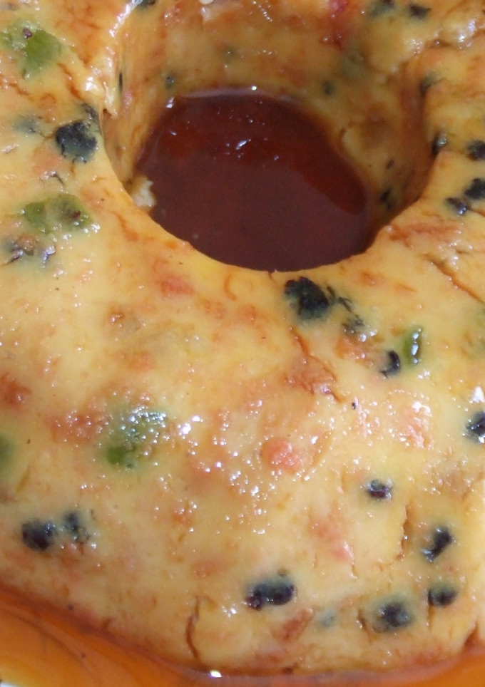 Una foto de Budín de frutas escarchadas al ron