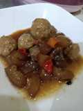 Oseng kikil bakso