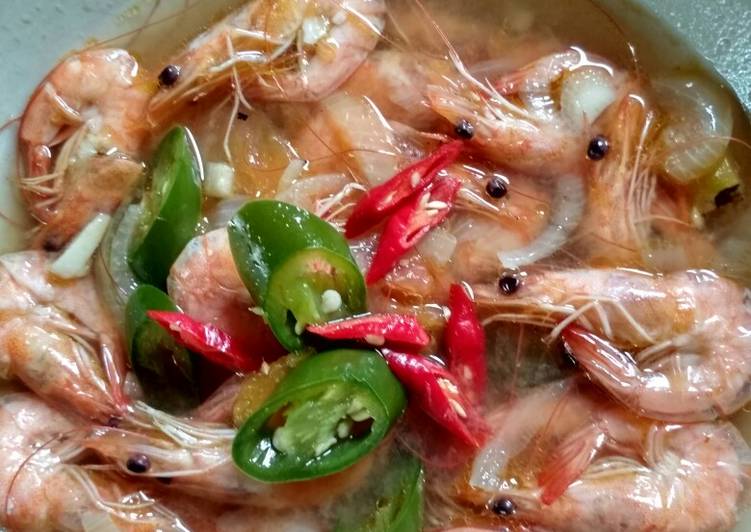 Langkah Mudah untuk Menyiapkan Udang kuah bening (pedas manis asam), Menggugah Selera