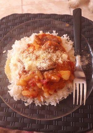 Una foto de Arroz con salsa y trocitos de chorizo, súper económica!