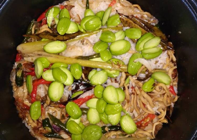 Nasi liwet teri dan pete