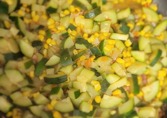 Calabacitas con tocino (fácil y delicioso) Receta de Nancy Estrada- Cookpad