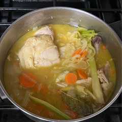 Sop Ayam Bumbu Rempah রেসিপির প্রধান ছবি