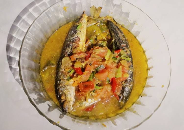 Ikan Pindang Bumbu Kuning