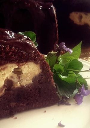 Foto principal de Bundt cake de chocolate con relleno de queso