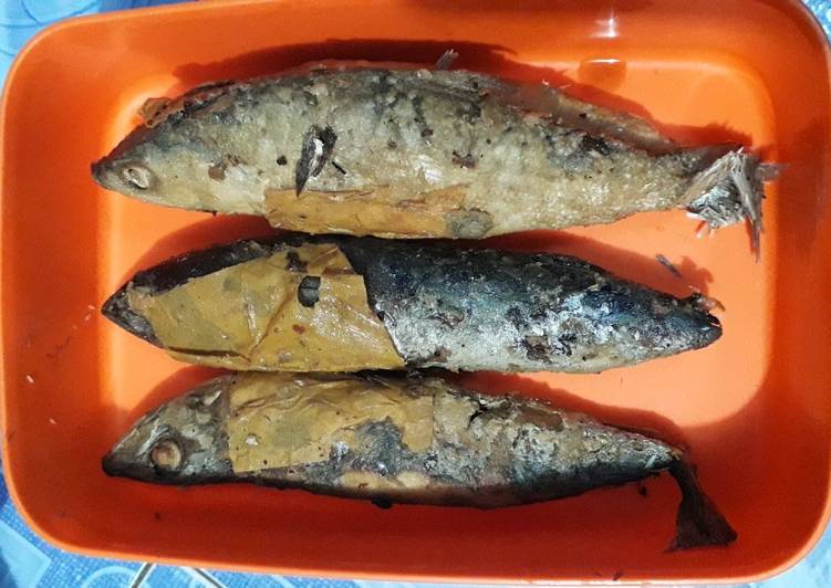 Cara dan tips menggoreng pindang tanpa harus make helm ðŸ¤ðŸ˜‚