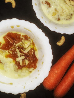 கேரட் ஹல்வா ரப்டி இன் ஹானி டிராப் பவுல்(carrot halwa rabdi in honey drop bowl recipe in tamil) செய்முறை முக்கிய புகைப்படம்