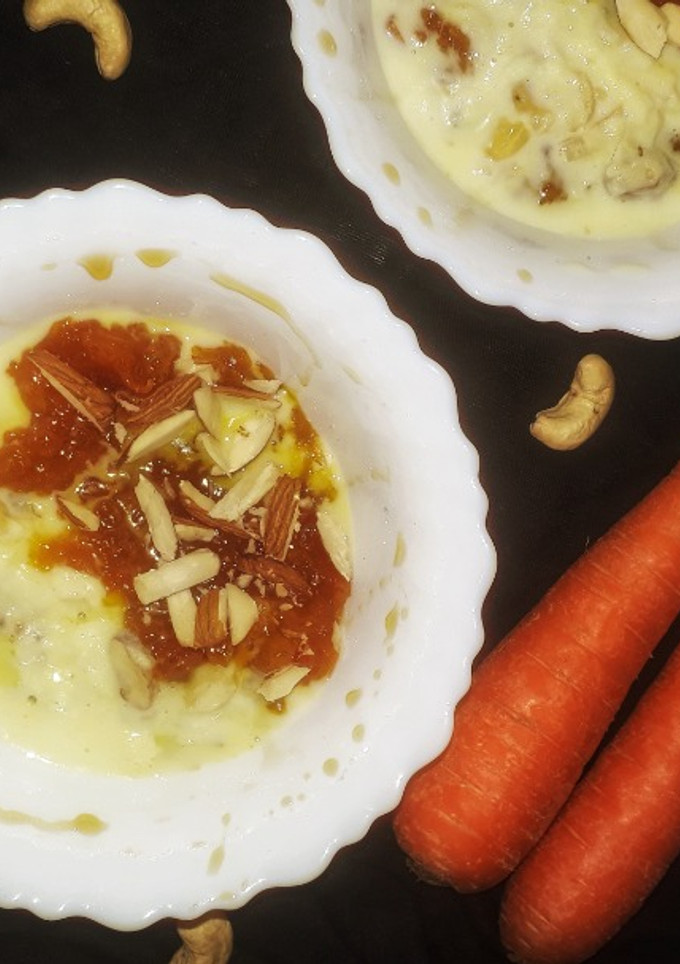 கேரட் ஹல்வா ரப்டி இன் ஹானி டிராப் பவுல்(carrot halwa rabdi in honey drop bowl recipe in tamil) செய்முறை முக்கிய புகைப்படம்