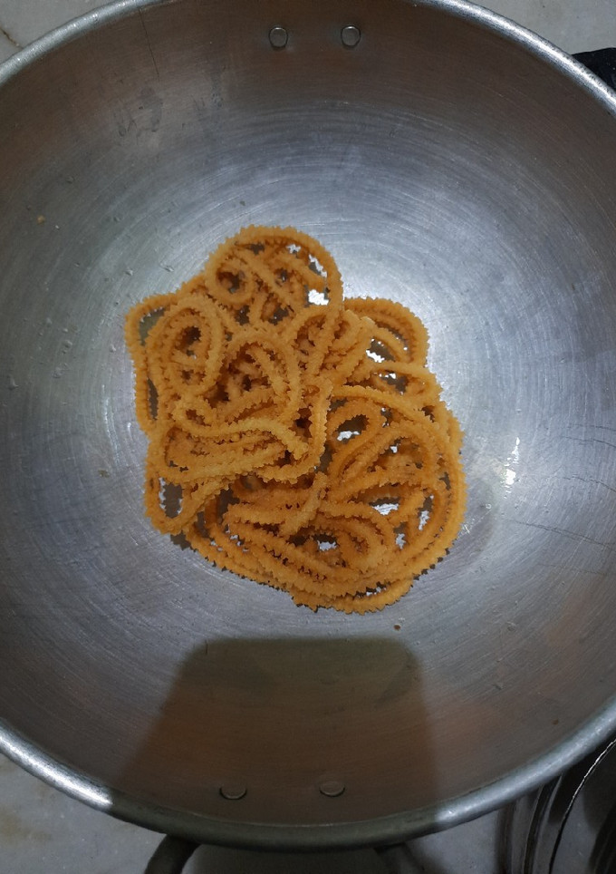 தேங்காய் பால் முறுக்கு செய்முறை முக்கிய புகைப்படம்