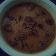 A picture of Enchorer kofta (jackfruit kofta curry).