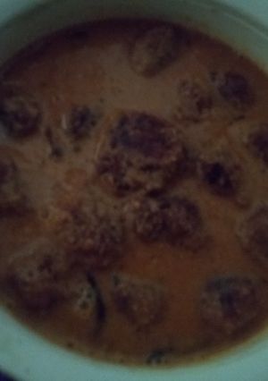 A picture of Enchorer kofta (jackfruit kofta curry).