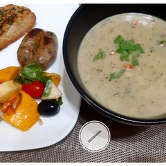 A picture of Cream of Broccoli 🥦 with Potato🥔 and mushroom 🍄.