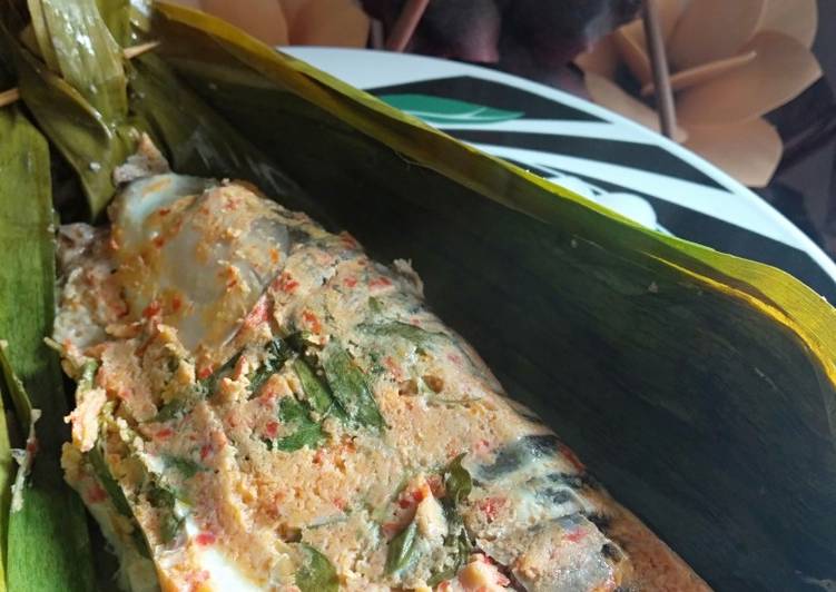 Resep Pepes bandeng balut telur yang Enak Banget