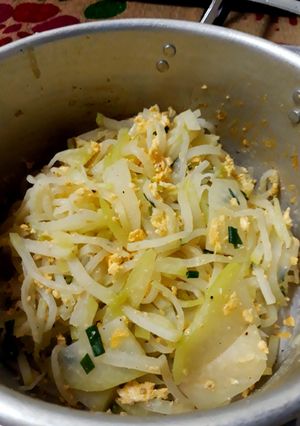Hình của món Su hào xào trứng🥚.