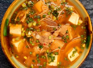 Hình của món Canh kim chi sườn non.