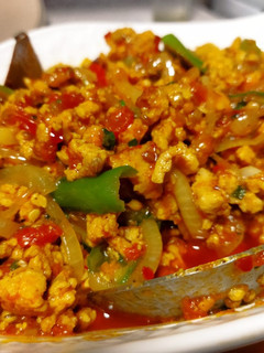 A picture of Keema do pyaza.