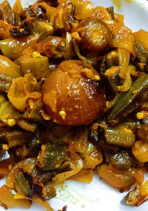 A picture of Masala okra (bhindi).