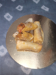 स्प्रिंग रोल (spring roll recipe in marathi) रेसिपी चे मुख्य फोटो
