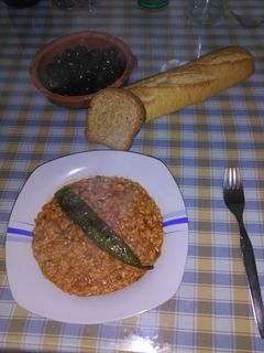 Una foto de Arroz con tomate y pimiento muy fácil