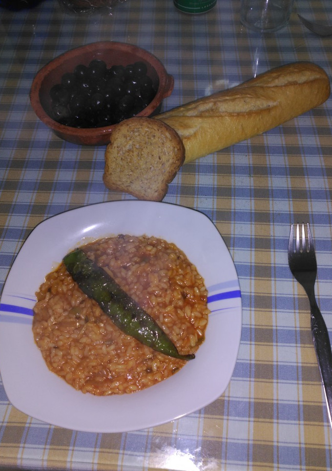 Una foto de Arroz con tomate y pimiento muy fácil