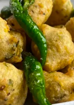 A picture of Moong Dal Pakora.