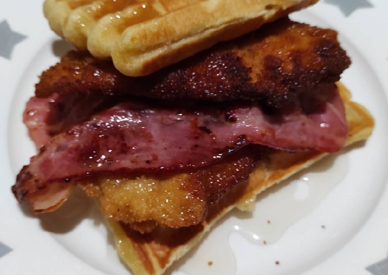 Pollo frito con gofres