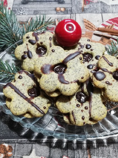 Mákos linzer szilva lekvárral töltve recept fotója
