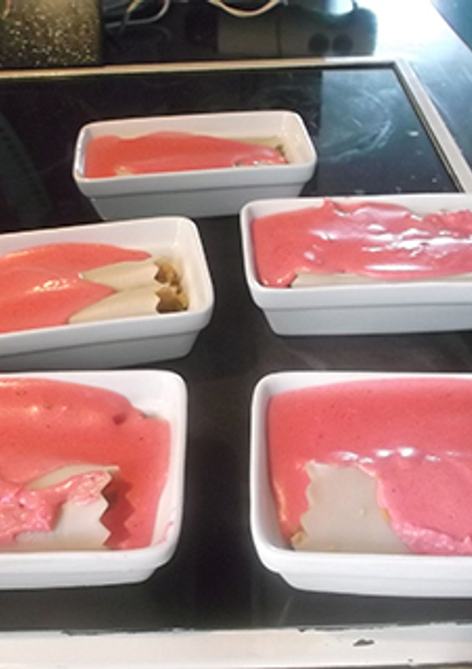 Una foto de Canelones de cuscus rosas
