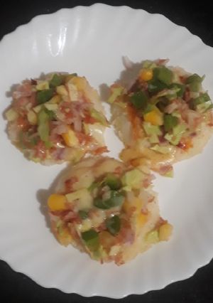 A picture of Idli pizza.