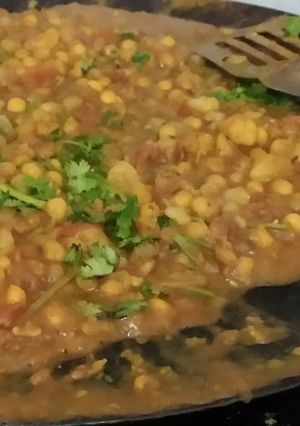 तवे पर रगड़ा चाट ((Tawe per ragda chaat recipe in Hindi) रेसिपी मुख्य फोटो