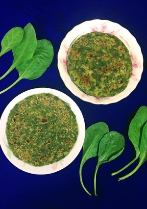 A picture of Palak Paratha.