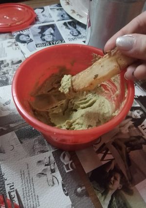 Una foto de Bastoncitos de Mandioca con Aderezo de Palta y Maní