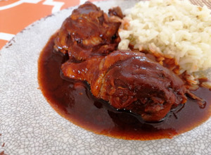 Una foto de Pollo adobado de mi mamá 🐥💁‍♀️❣️