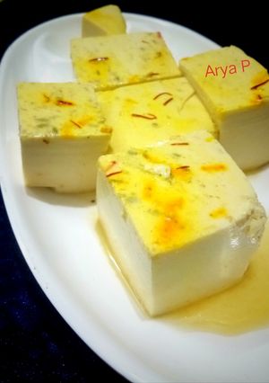 खरवस (kharavas recipe in marathi) रेसिपी चे मुख्य फोटो 