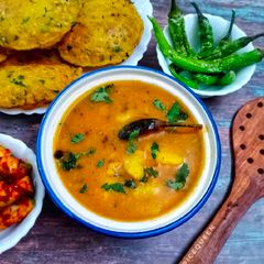 A picture of Raseele Aloo / Potato Curry.