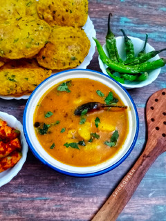 A picture of Raseele Aloo / Potato Curry.