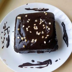 Eggless chocolate brownie cake A picture of Eggless chocolate brownie cake.